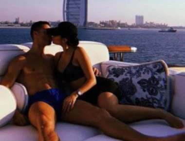 Πρωτοχρονιά στο Ντουμπάι για Ρονάλντο - Τα αισθησιακά φιλιά με την Τζορτζίνα (φώτο)